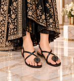 Aura Women’s Flat Sandal - Black