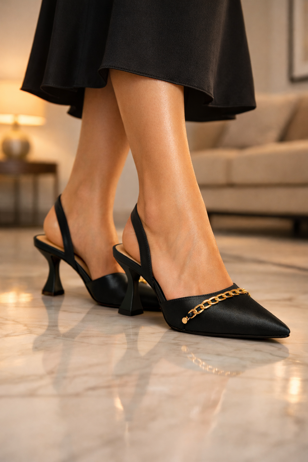 CROSS OVER HEEL - BLACK